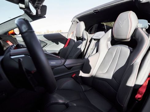 Used 2023 Chevrolet Corvette Z06 RWD image 42