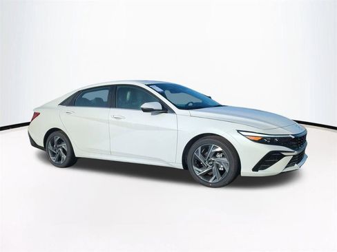 New 2026 Hyundai Elantra Limited image 2
