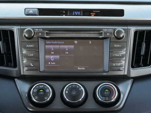 Used 2015 Toyota RAV4 LE image 17