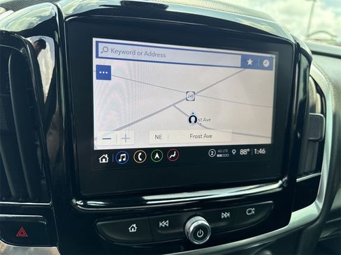 Used 2024 Chevrolet Traverse RS image 18