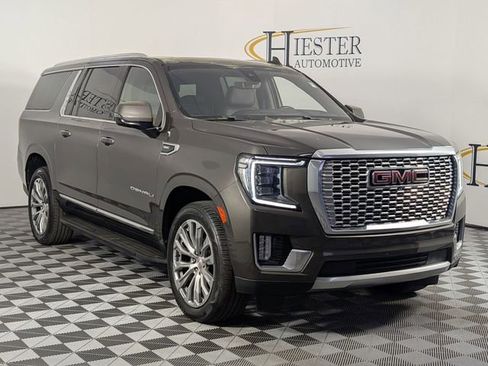 Used 2021 GMC Yukon XL Denali w/ Advanced Technology Package image 2