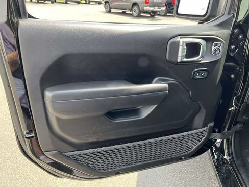 Certified 2025 Jeep Wrangler Unlimited Sport AWD/4WD image 12