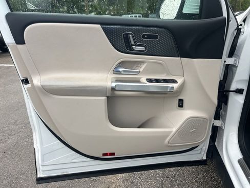 Used 2025 Mercedes-Benz GLB 250 GLB 250 image 33