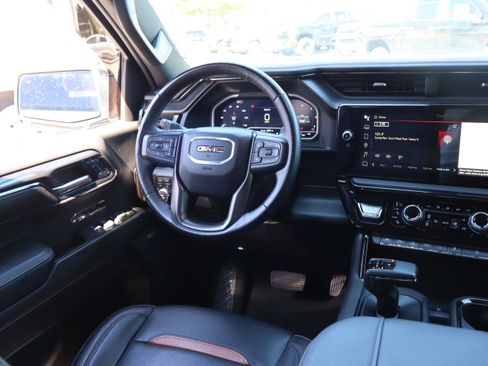 Used 2024 GMC Sierra 1500 AT4 w/ AT4 Premium Package AWD/4WD image 15