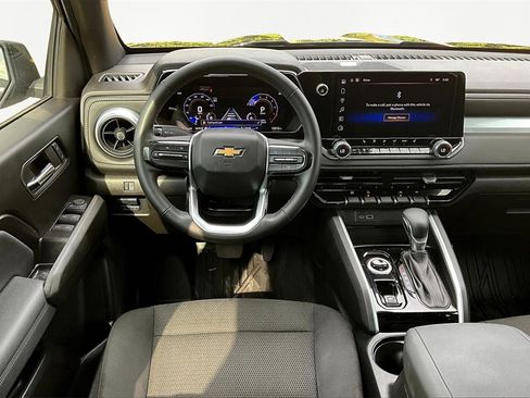 Used 2024 Chevrolet Colorado LT w/ LT Convenience Package II image 5