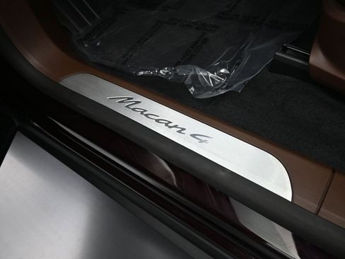 Used 2025 Porsche Macan 4 Electric image 25