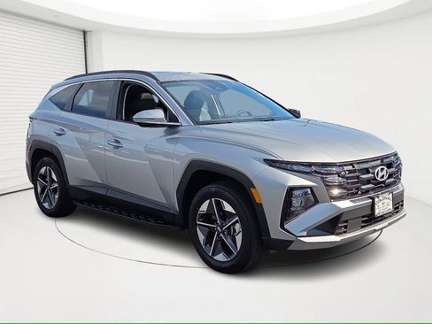 Certified 2025 Hyundai Tucson SEL AWD/4WD image 3