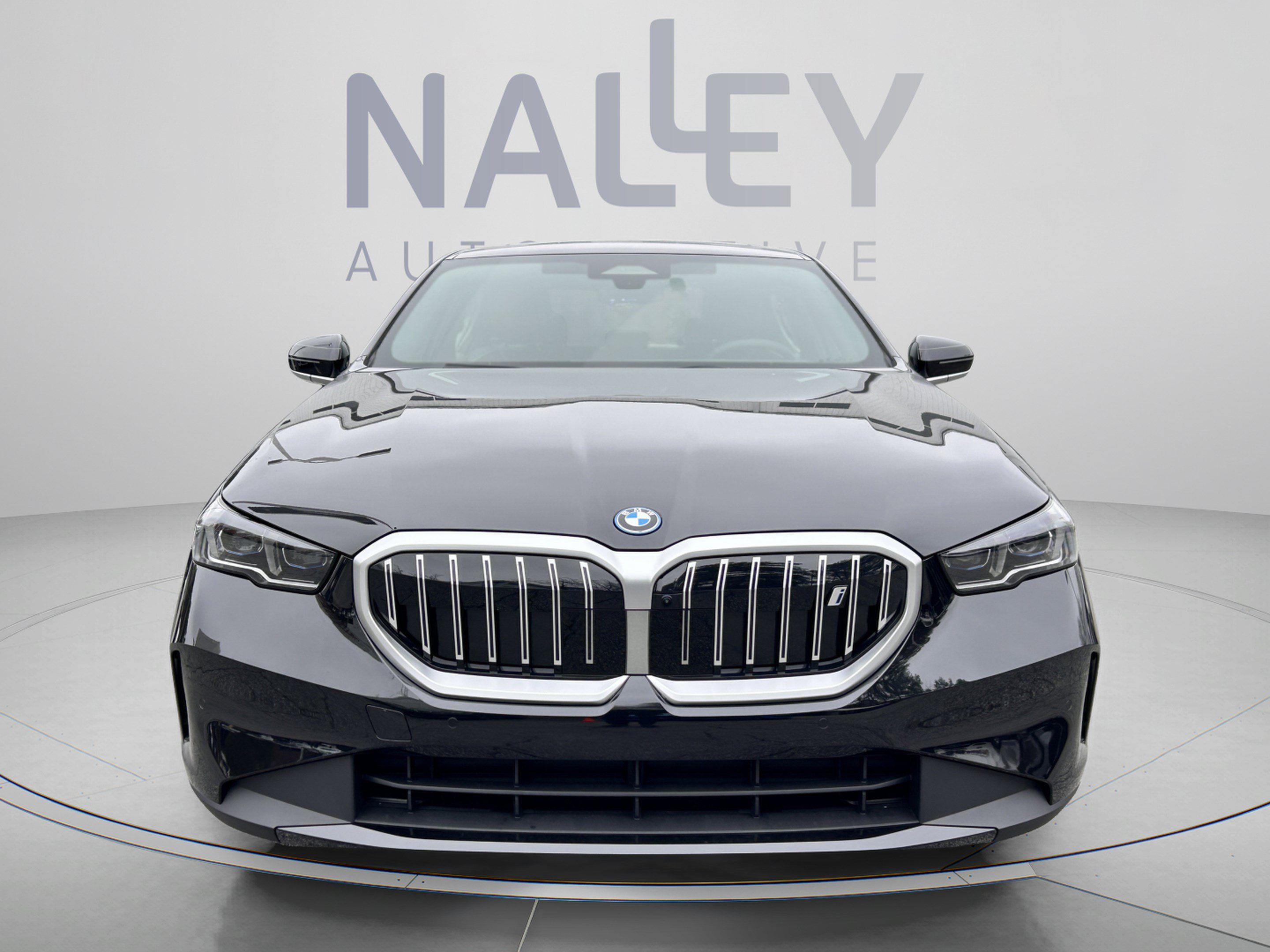 Used 2026 BMW i5 eDrive40 w/ Premium Package RWD image 6