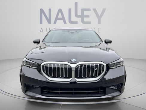 Used 2026 BMW i5 eDrive40 w/ Premium Package RWD image 6