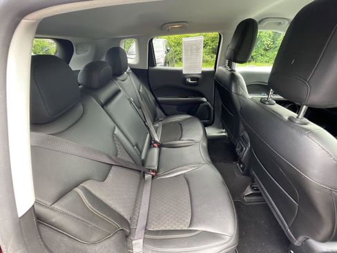 Used 2021 Jeep Compass Latitude AWD/4WD image 19
