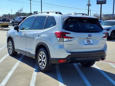 Certified 2023 Subaru Forester Premium image 2