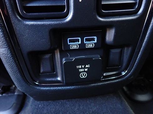 Used 2019 Jeep Grand Cherokee Limited w/ Trailer Tow Group IV AWD/4WD image 11