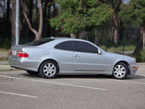Used 2001 Mercedes-Benz CLK 320 Coupe image 5