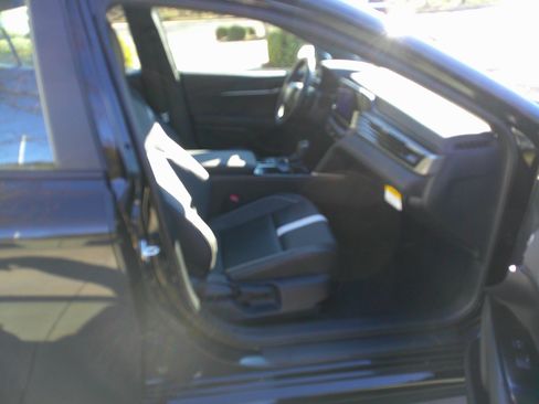 Used 2025 Toyota Camry SE image 33