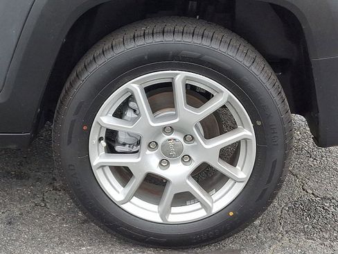 Certified 2021 Jeep Renegade Sport w/ Sport Appearance Group image 10