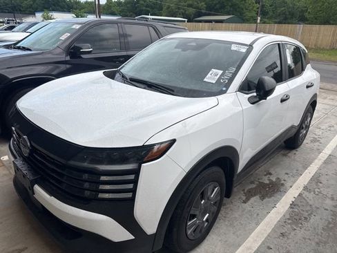 Used 2025 Nissan Kicks S AWD/4WD image 2