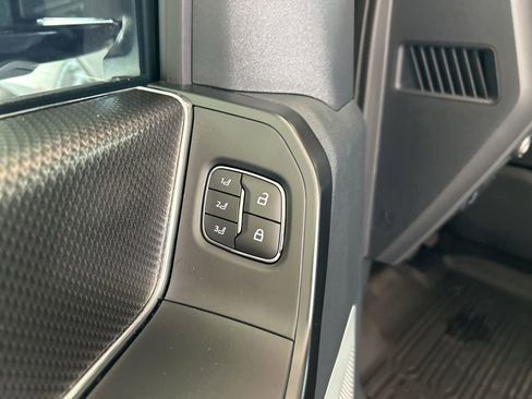 Used 2025 Ford F150 Raptor AWD/4WD image 41
