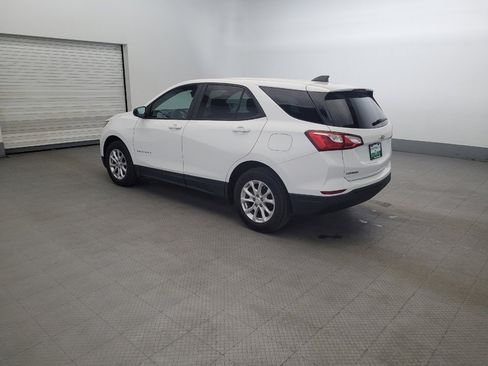Used 2021 Chevrolet Equinox LS w/ LS Convenience Package AWD/4WD image 3
