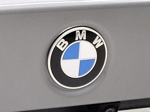 Used 2024 BMW 330i Sedan w/ Premium Package image 9