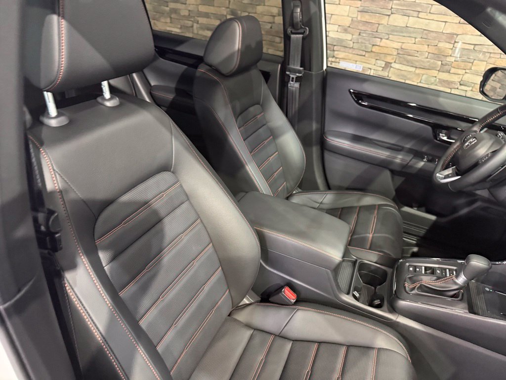 Used 2026 Honda CR-V Sport Touring image 4