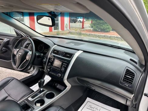 Used 2015 Nissan Altima 2.5 SL w/ Moonroof Package FWD image 22