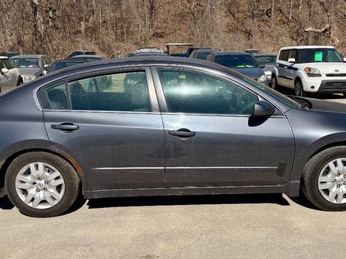 Used 2009 Nissan Altima 2.5 S w/ Convenience Pkg FWD image 2