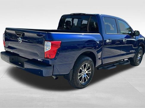 Used 2021 Nissan Titan SV w/ SV Convenience Package image 8