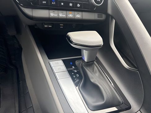 Used 2024 Hyundai Elantra SEL FWD image 15
