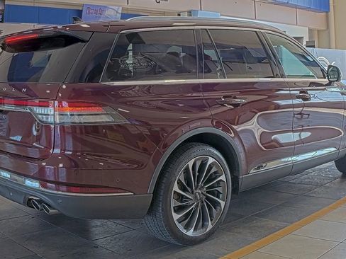 Used 2021 Lincoln Aviator Reserve w/ Equipment Group 202A AWD/4WD image 3
