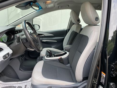 Used 2020 Chevrolet Bolt LT FWD image 16