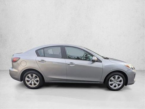 Used 2013 MAZDA MAZDA3 i SV w/ Convenience Pkg image 4