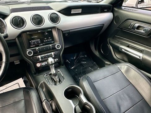 Used 2015 Ford Mustang Premium image 23