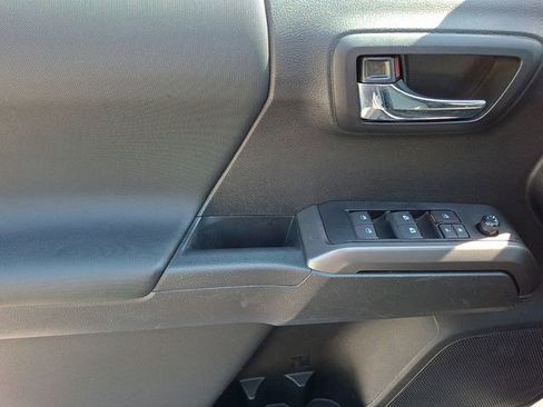 Certified 2023 Toyota Tacoma TRD Sport AWD/4WD image 12