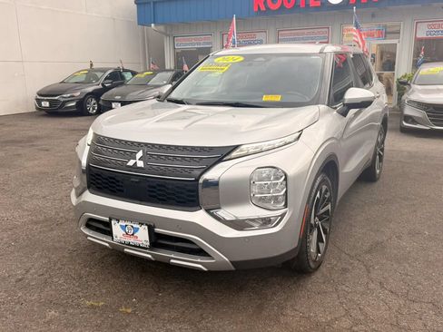 Used 2024 Mitsubishi Outlander FWD image 4