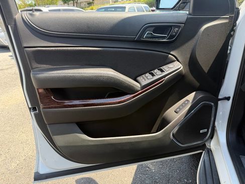 Used 2018 GMC Yukon SLT w/ Open Road Package AWD/4WD image 18