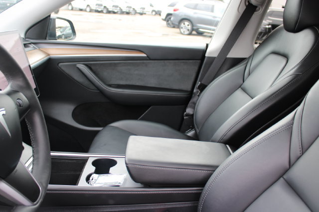 Used 2024 Tesla Model Y Performance AWD/4WD image 25