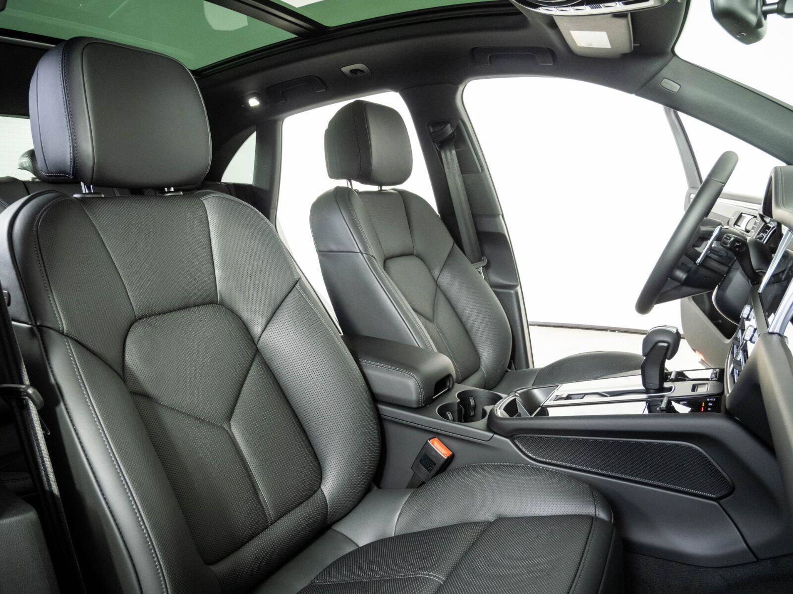 New 2026 Porsche Macan S AWD/4WD image 24