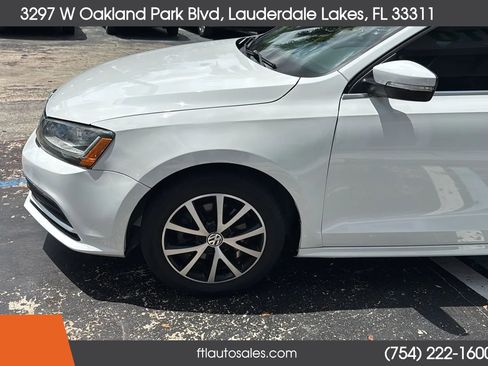 Used 2017 Volkswagen Jetta SE FWD image 16