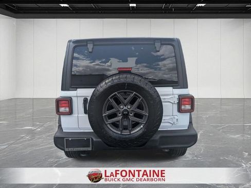 Used 2025 Jeep Wrangler Unlimited Sport AWD/4WD image 4