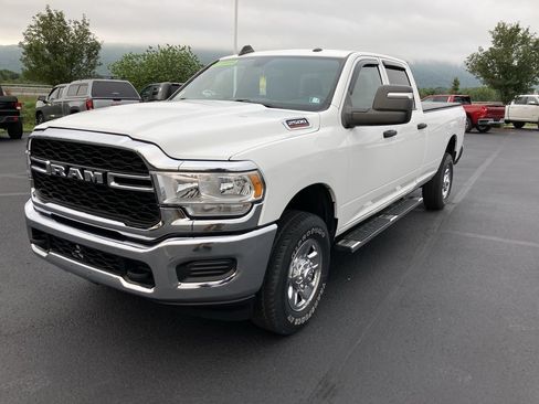 Used 2023 RAM 2500 Tradesman w/ Chrome Appearance Group AWD/4WD image 3