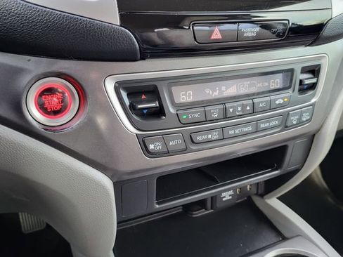 Used 2018 Honda Pilot EX image 23