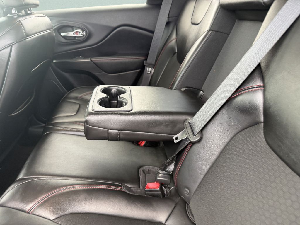 Used 2019 Jeep Cherokee Trailhawk w/ Cold Weather Group AWD/4WD image 20