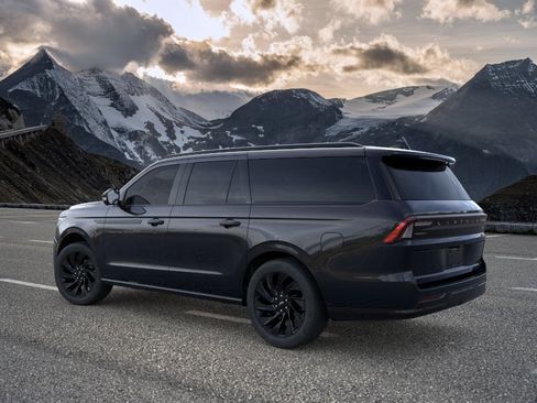 New 2026 Lincoln Navigator L Reserve AWD/4WD image 4