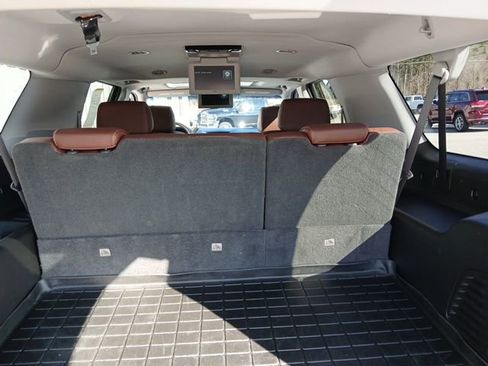 Used 2019 Chevrolet Suburban Premier w/ Premier Plus Edition RWD image 12