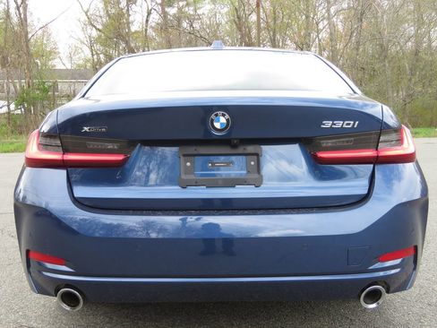 Used 2023 BMW 330i xDrive Sedan w/ Premium Package AWD/4WD image 6