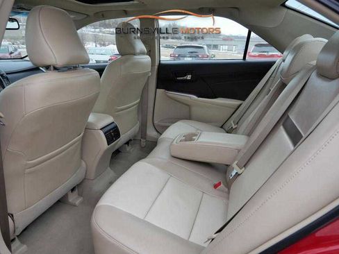 Used 2014 Toyota Camry XLE image 11