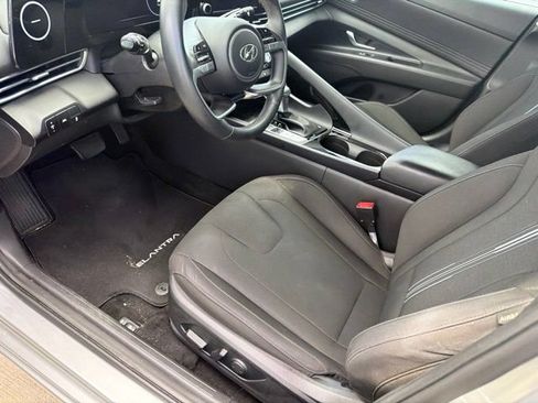 Used 2021 Hyundai Elantra SEL w/ Convenience + Premium Package FWD image 5