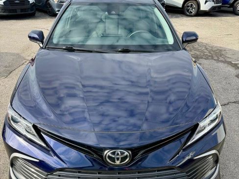 Used 2021 Toyota Camry LE image 10