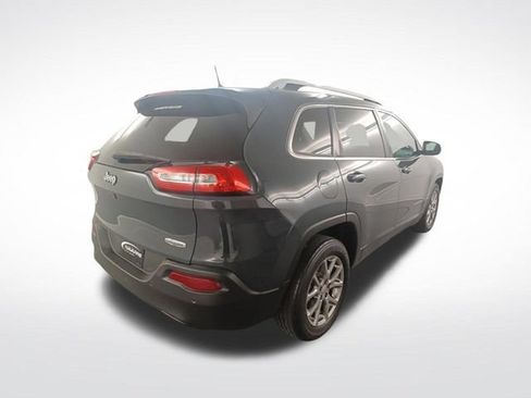 Used 2018 Jeep Cherokee Latitude Plus FWD image 9
