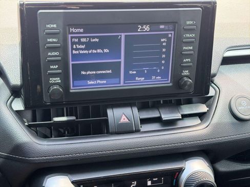Used 2019 Toyota RAV4 LE AWD/4WD image 24